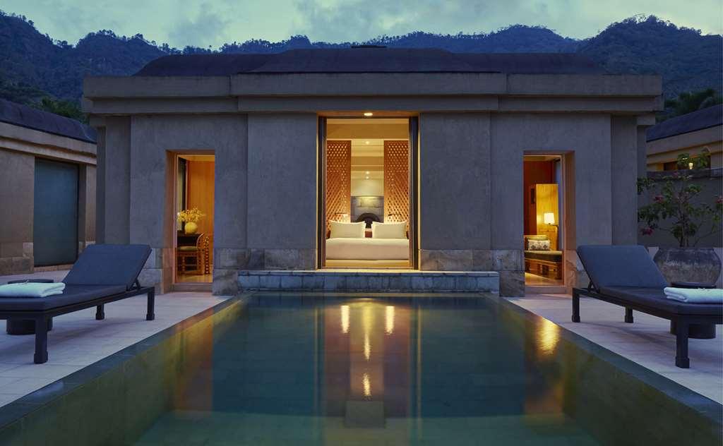 Amanjiwo Hotel Magelang Exterior photo